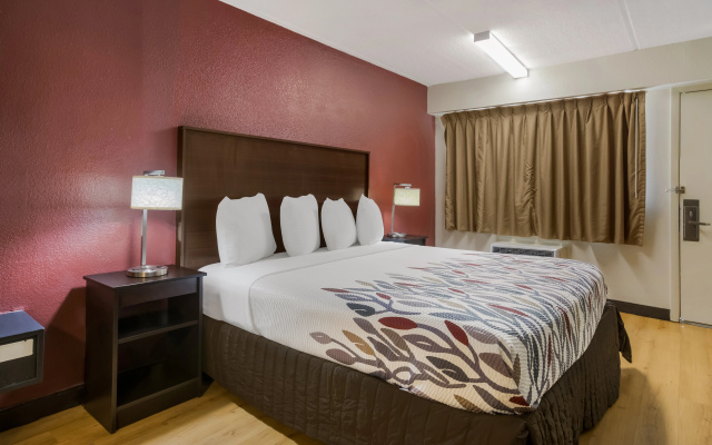 photo 2 of Red Roof Inn Atlanta South - Morrow