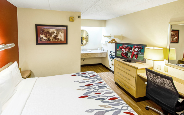 photo 5 of Red Roof Inn Canton