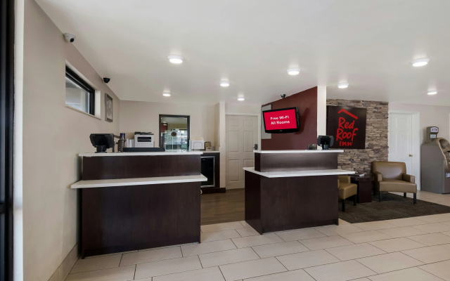 photo 2 of Red Roof Inn Chattanooga - Hamilton Place