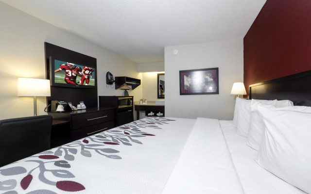 photo 3 of Red Roof Inn Chicago - Lansing