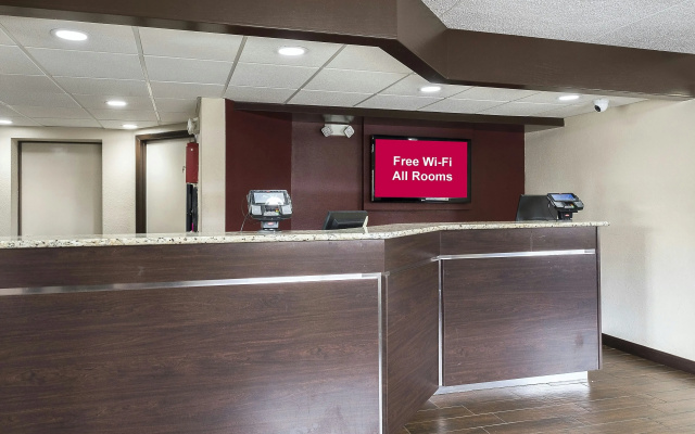 photo 2 of Red Roof Inn Chicago-O'Hare Airport/ Arlington Hts