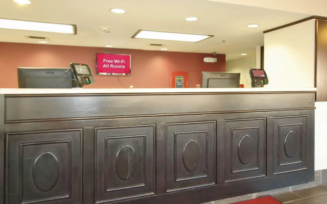 photo 2 of Red Roof Inn PLUS+ Chicago - Hoffman Estates