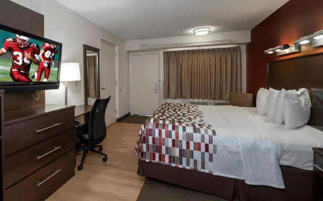 photo 2 of Red Roof Inn Cincinnati East - Beechmont