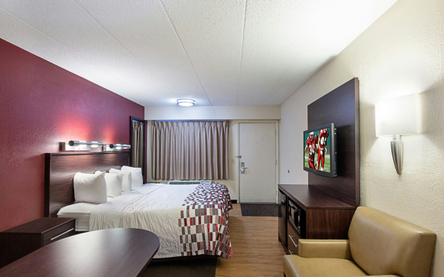 photo 5 of Red Roof Inn Cincinnati East - Beechmont