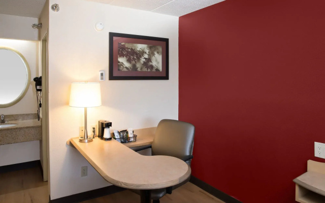 photo 4 of Red Roof Inn Cincinnati Northeast - Blue Ash