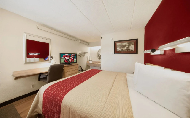 photo 5 of Red Roof Inn Cincinnati Northeast - Blue Ash