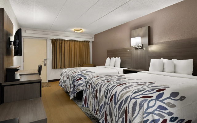 photo 3 of Red Roof Inn Cleveland - Westlake