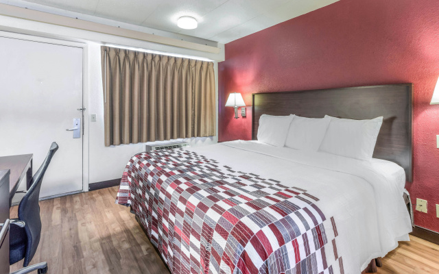 photo 4 of Red Roof Inn Columbia, MO