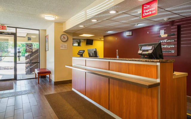 photo 2 of Red Roof Inn Dallas - DFW Airport North