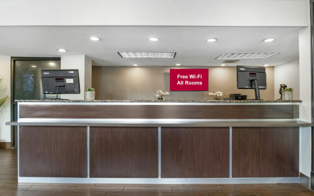 photo 2 of Red Roof Inn Detroit-Rochester Hills/Auburn Hills
