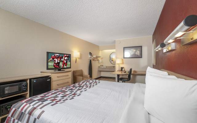 photo 4 of Red Roof Inn Detroit - Dearborn/Greenfield Village