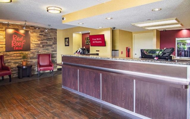 photo 2 of Red Oak Inn Detroit - Southfield