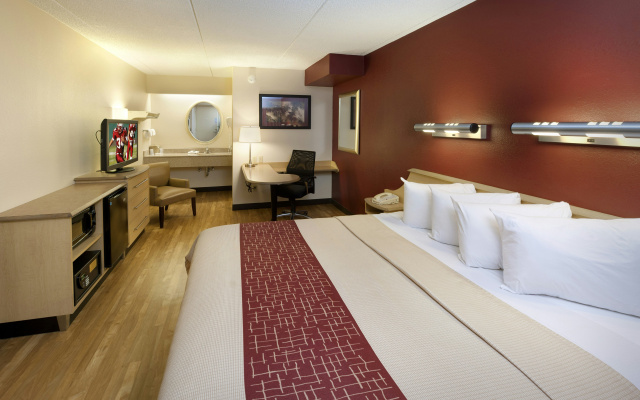 photo 5 of Red Roof Inn Detroit - Warren