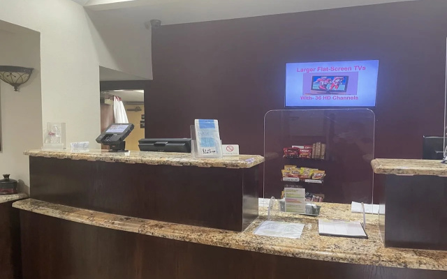photo 2 of GreenTree Inn Houston IAH Airport