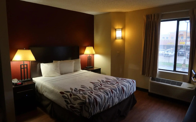 photo 4 of GreenTree Inn Houston IAH Airport