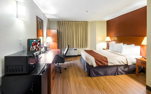 photo 5 of GreenTree Inn Houston IAH Airport