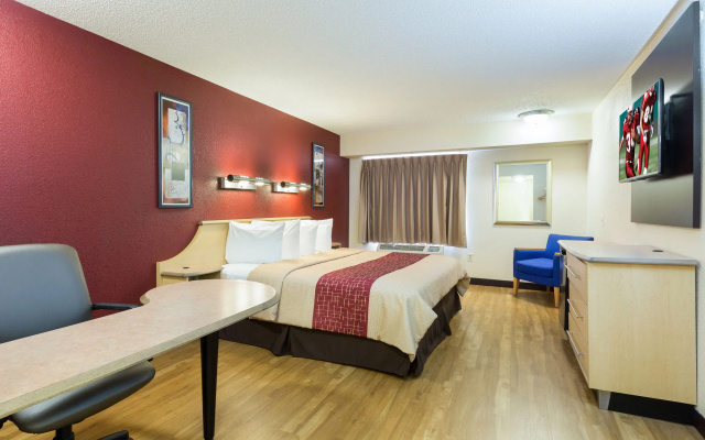 photo 5 of Red Roof Inn Houston - Westchase