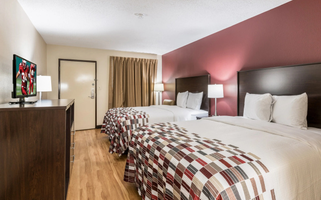 photo 4 of Red Roof Inn Indianapolis - Castleton