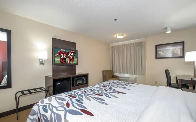 photo 5 of Red Roof Inn PLUS+ Jacksonville - Southpoint