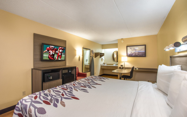 photo 4 of Red Roof Inn Kalamazoo West - Western Michigan U