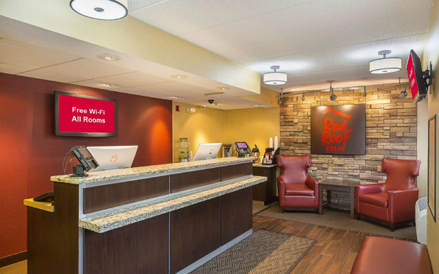 photo 2 of Red Roof Inn Lansing West - MSU