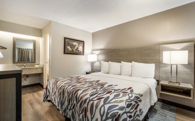 photo 5 of Red Roof Inn Lansing West - MSU