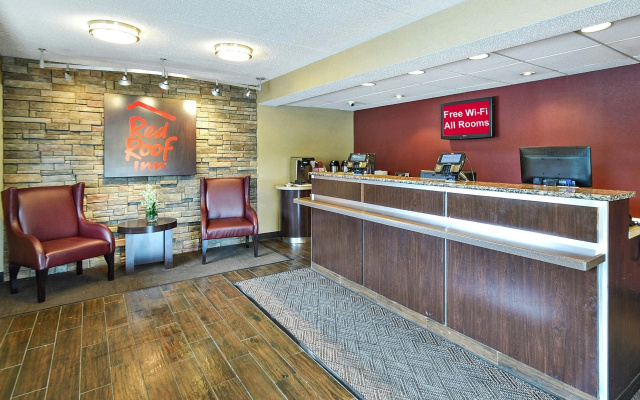 photo 2 of Red Roof Inn Louisville East - Hurstbourne