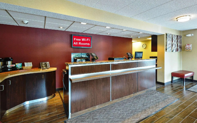 photo 2 of Red Roof Inn Louisville Expo Airport