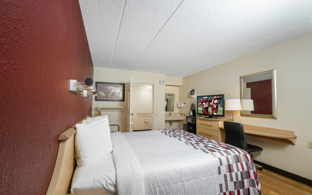 photo 3 of Red Roof Inn Louisville Fair and Expo