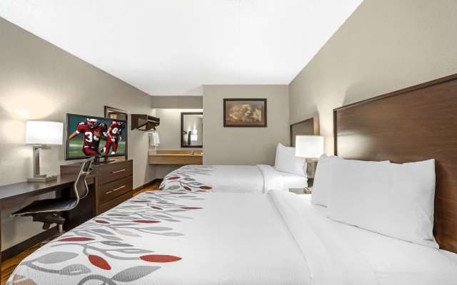 photo 3 of Red Roof Inn Milwaukee – Airport/Oak Creek