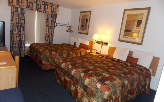 photo 2 of Norwood Inn and Suites - Roseville