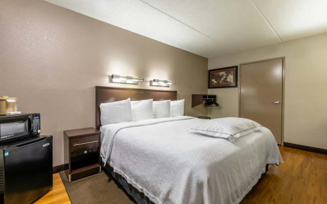 photo 5 of Red Roof Inn PLUS+ Nashville Airport