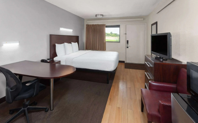 photo 3 of Travelodge by Wyndham Peoria