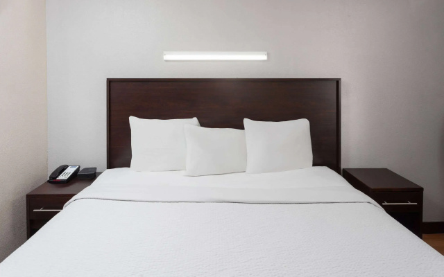photo 5 of Travelodge by Wyndham Peoria