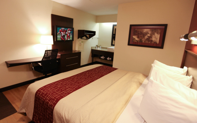 photo 3 of Red Roof Inn PLUS+ Philadelphia Airport