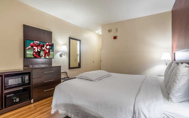 photo 5 of Red Roof Inn PLUS+ Tempe - Phoenix Airport