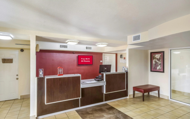 photo 2 of Red Roof Inn Plano