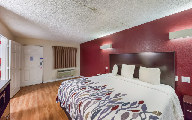photo 4 of Red Roof Inn Plano