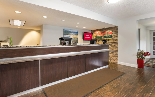 photo 2 of Red Roof Inn Princeton - Ewing