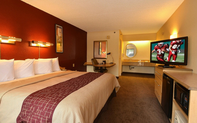 photo 3 of Red Roof Inn San Antonio - Airport