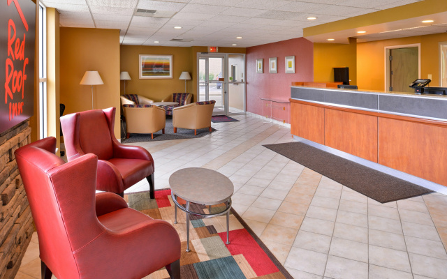 photo 2 of Red Roof Inn Sandusky - Milan
