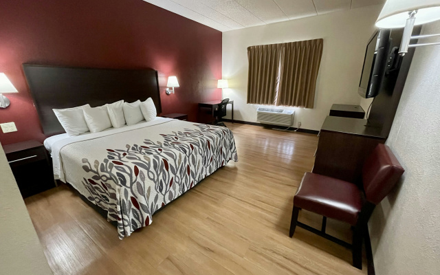 photo 5 of Red Roof Inn Sandusky - Milan