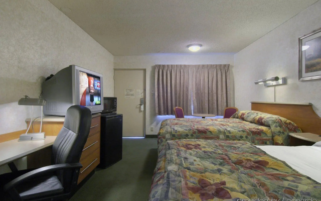 photo 5 of Red Roof Inn Santa Ana