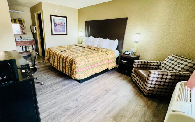 photo 3 of Rodeway Inn Expo Center