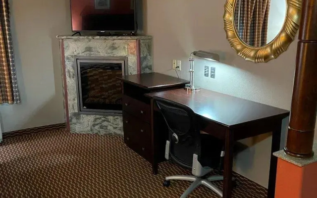 photo 3 of Red Roof Inn & Suites Detroit - Melvindale/Dearborn