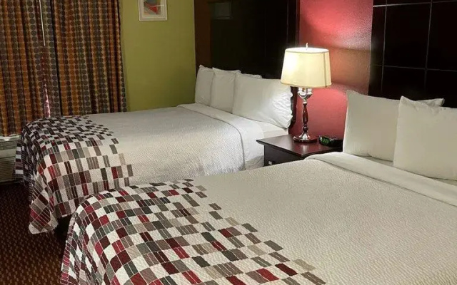 photo 5 of Red Roof Inn & Suites Detroit - Melvindale/Dearborn