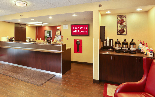photo 2 of Red Roof Inn PLUS+ Washington DC - Alexandria