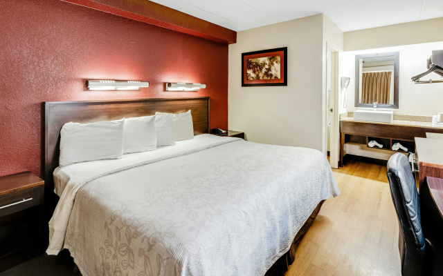 photo 4 of Red Roof Inn PLUS+ Washington DC - Alexandria