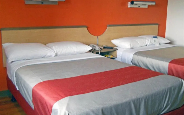 photo 4 of Red Roof Inn York