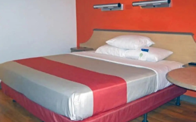 photo 3 of Motel 6 York North